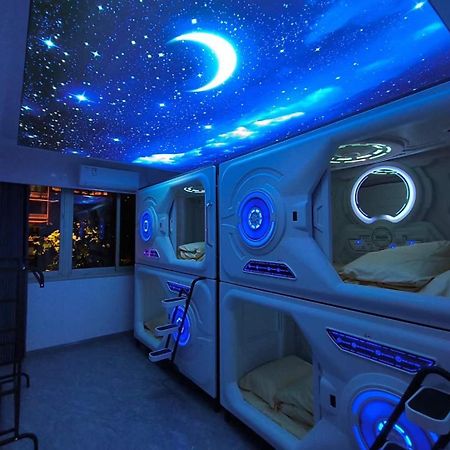 Air Hostel Capsules Airport Gavà Eksteriør billede